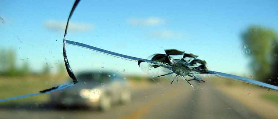 Auto Glass Discount Repairs cracked Windshields